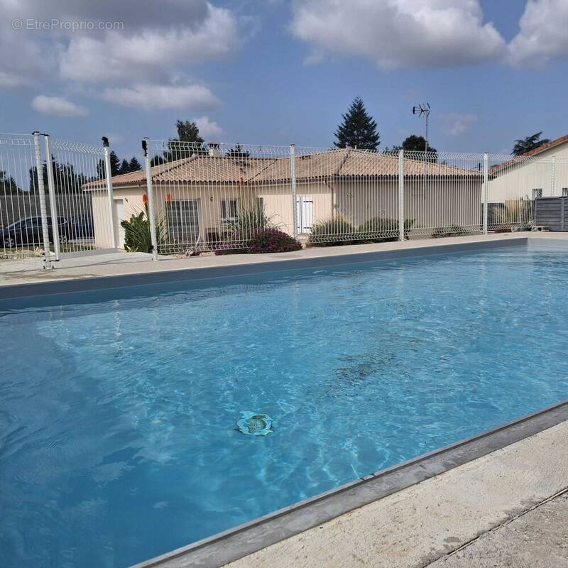 Maison à CHASSENEUIL-SUR-BONNIEURE