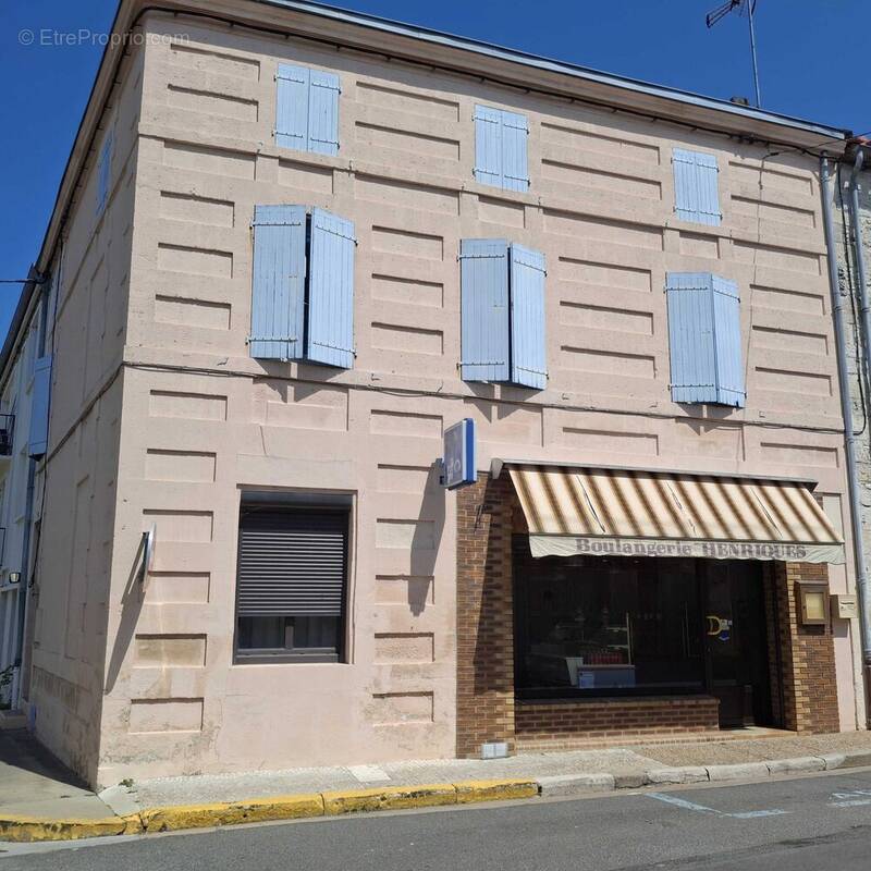 Maison à CHASSENEUIL-SUR-BONNIEURE