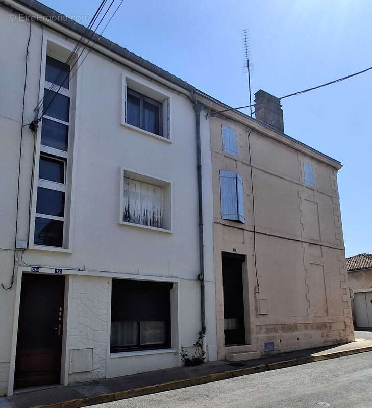 Maison à CHASSENEUIL-SUR-BONNIEURE