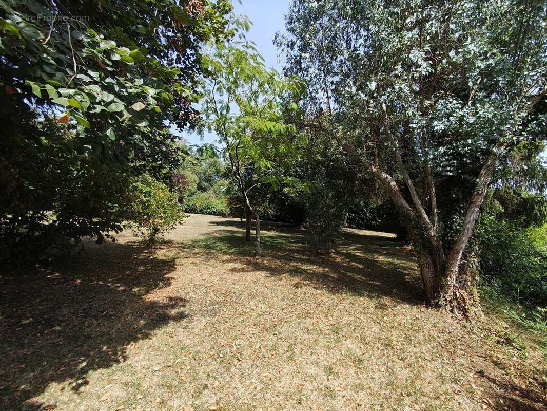 Maison à CHASSENEUIL-SUR-BONNIEURE