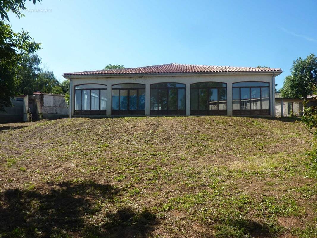 Commerce à LA ROCHEFOUCAULD