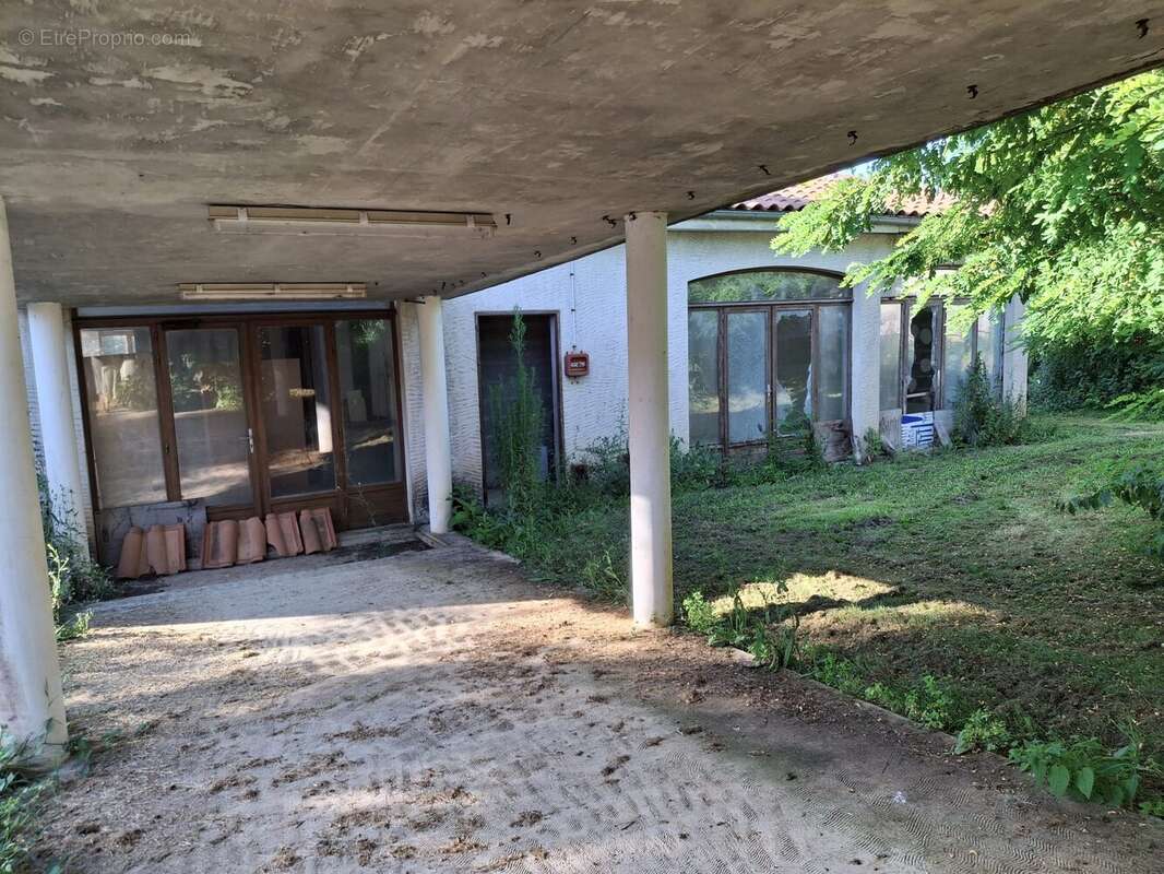 Commerce à LA ROCHEFOUCAULD