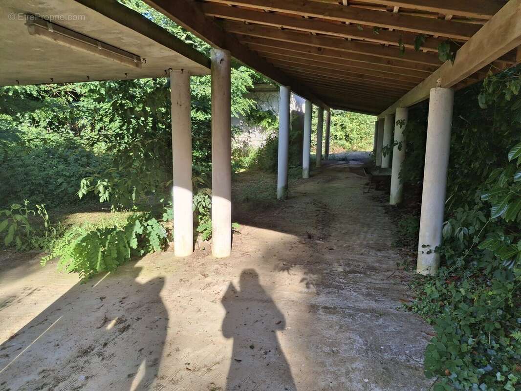 Commerce à LA ROCHEFOUCAULD