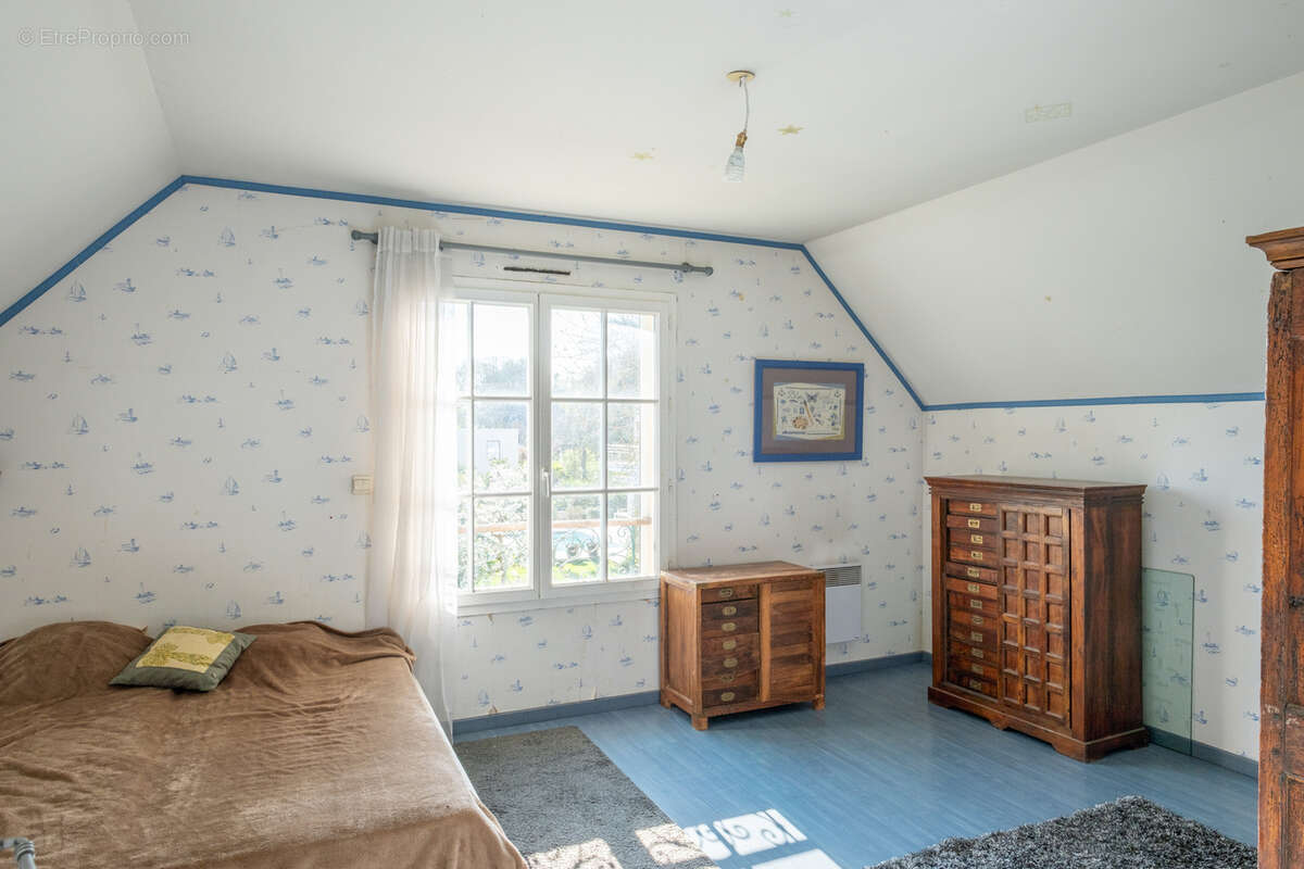 Maison à VERRIERES-LE-BUISSON