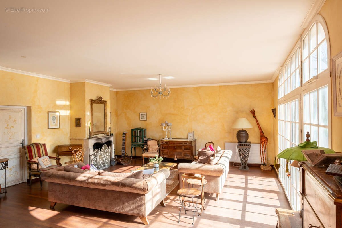 Maison à VERRIERES-LE-BUISSON