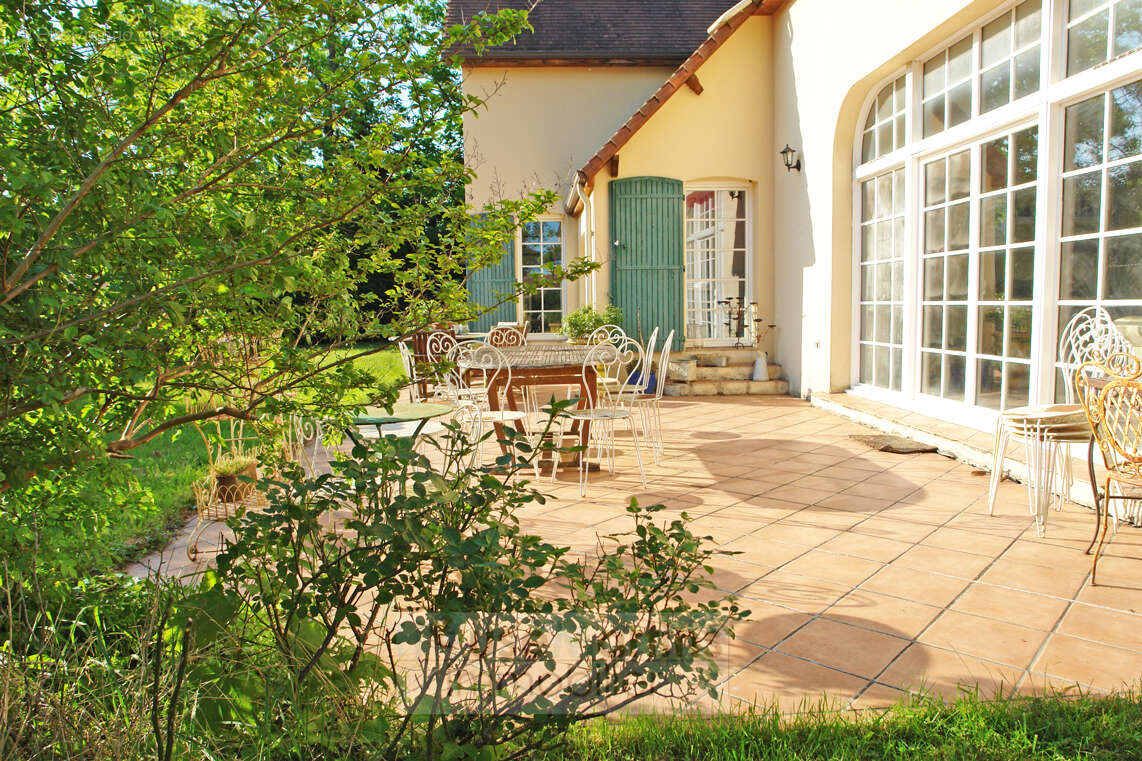 Maison à VERRIERES-LE-BUISSON