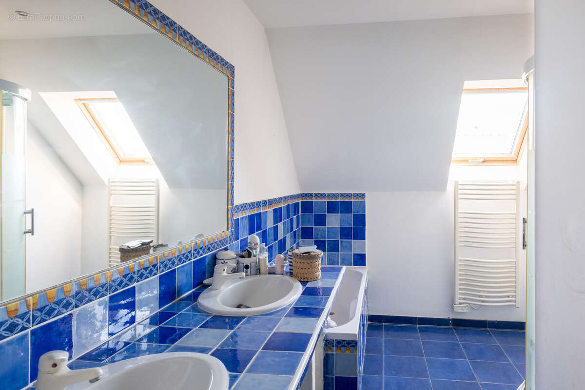 Maison à VERRIERES-LE-BUISSON