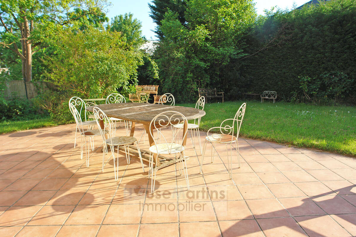 Maison à VERRIERES-LE-BUISSON