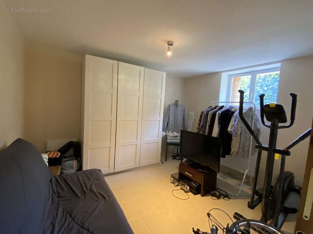 Maison à SAINT-YRIEIX-SUR-CHARENTE