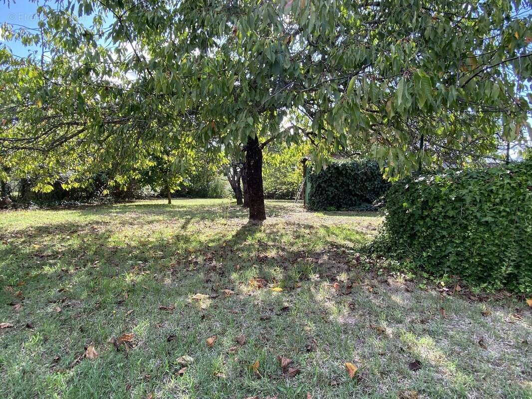 Maison à SAINT-YRIEIX-SUR-CHARENTE