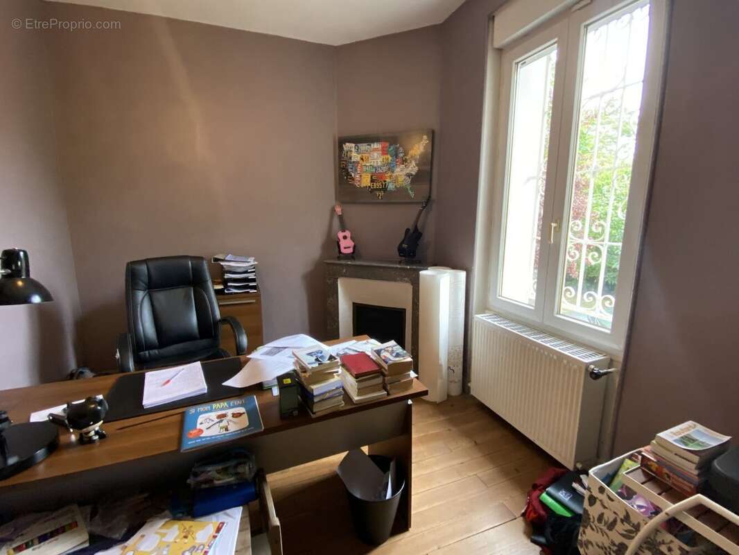 Maison à SAINT-YRIEIX-SUR-CHARENTE