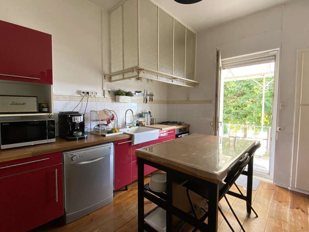 Maison à SAINT-YRIEIX-SUR-CHARENTE