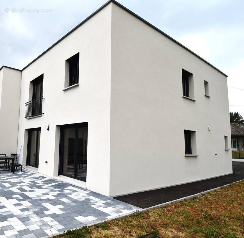 Maison à AUDINCOURT