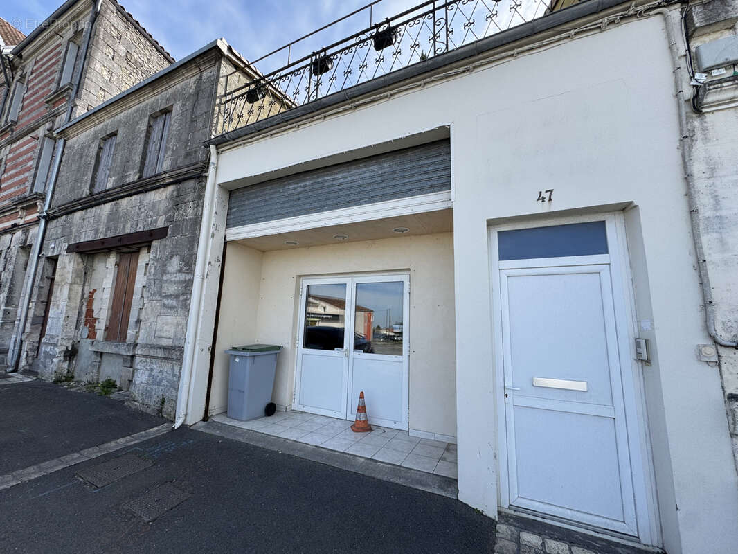 Maison à BARBEZIEUX-SAINT-HILAIRE