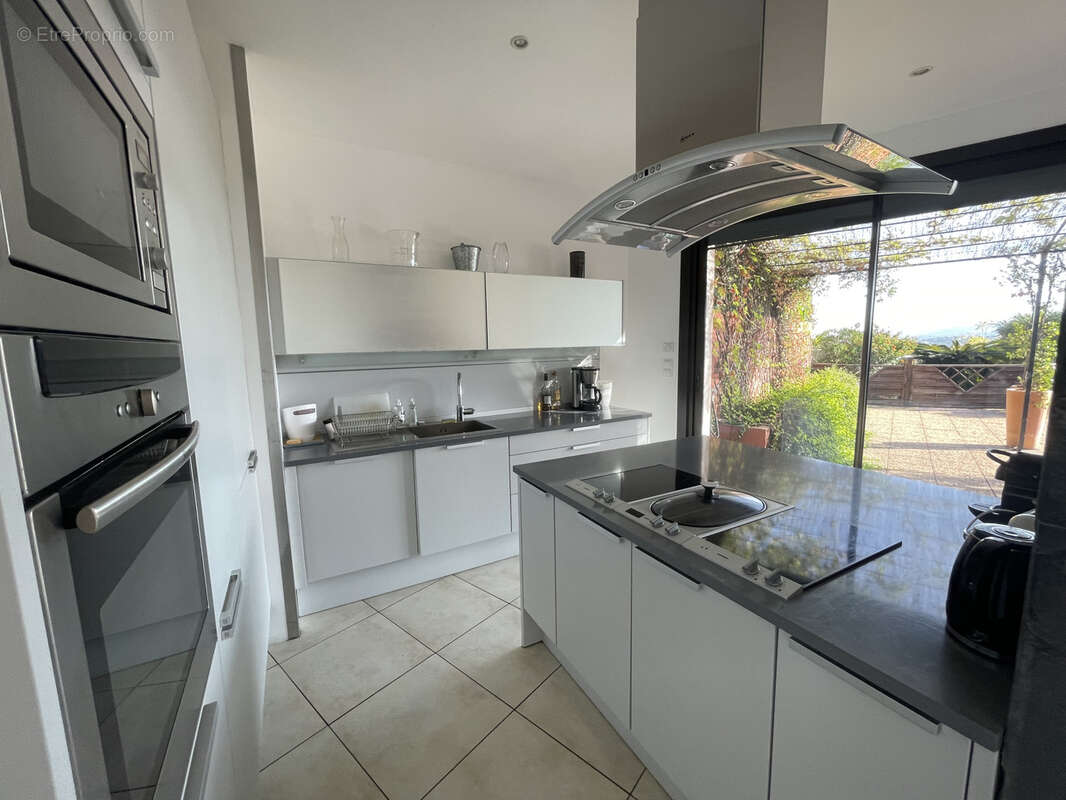 Appartement à BORMES-LES-MIMOSAS