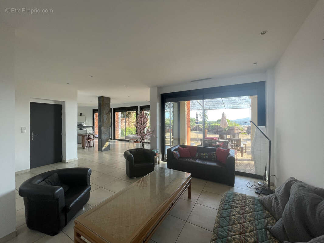 Appartement à BORMES-LES-MIMOSAS