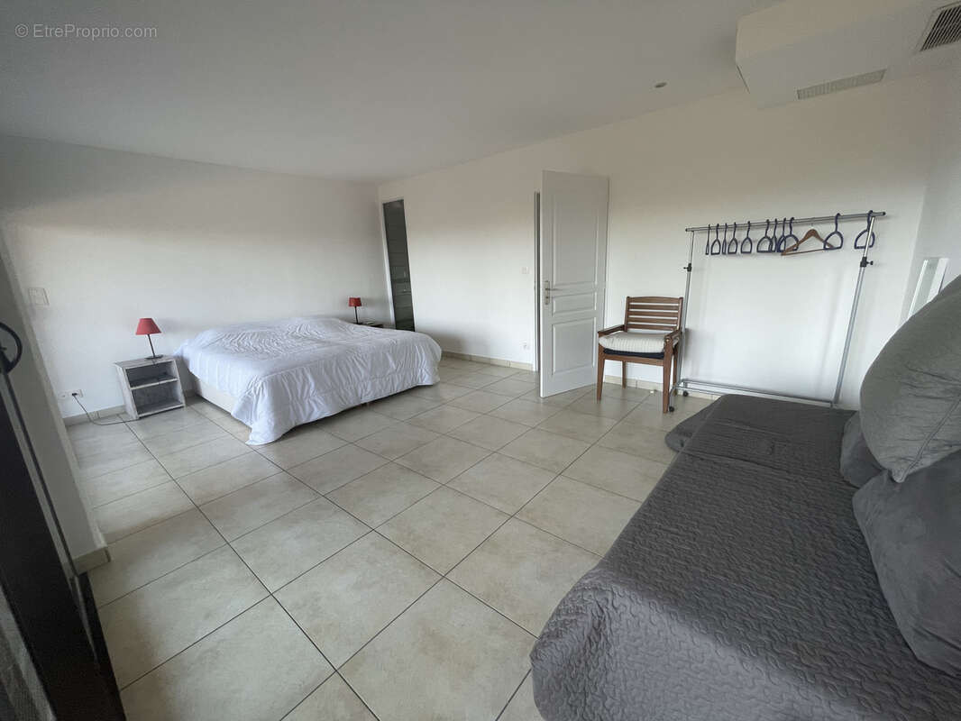 Appartement à BORMES-LES-MIMOSAS