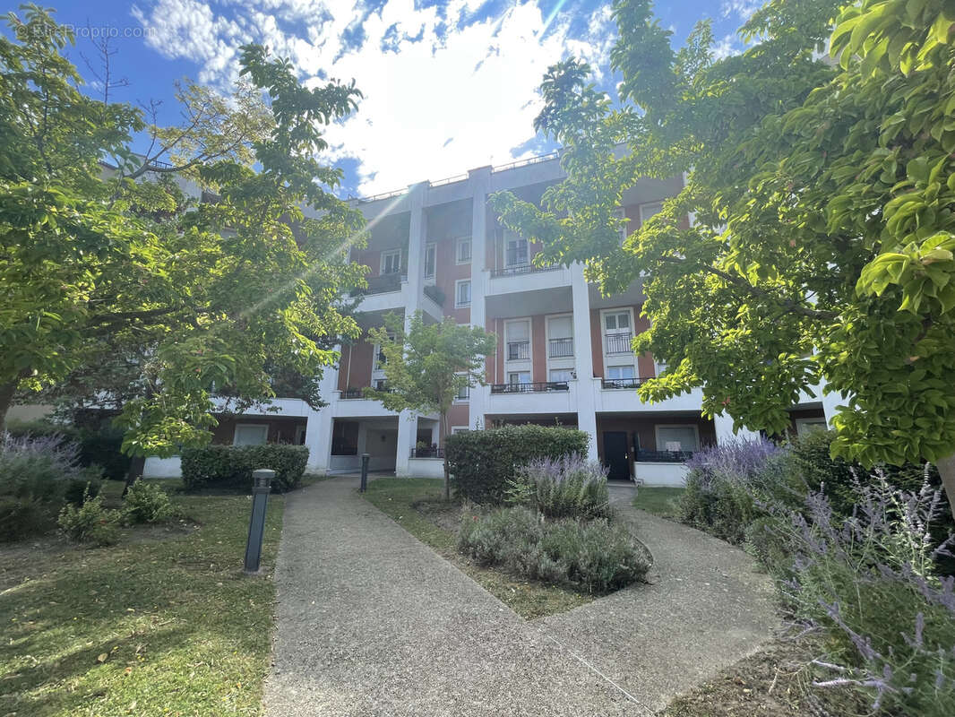 Appartement à SAINT-OUEN-L&#039;AUMONE