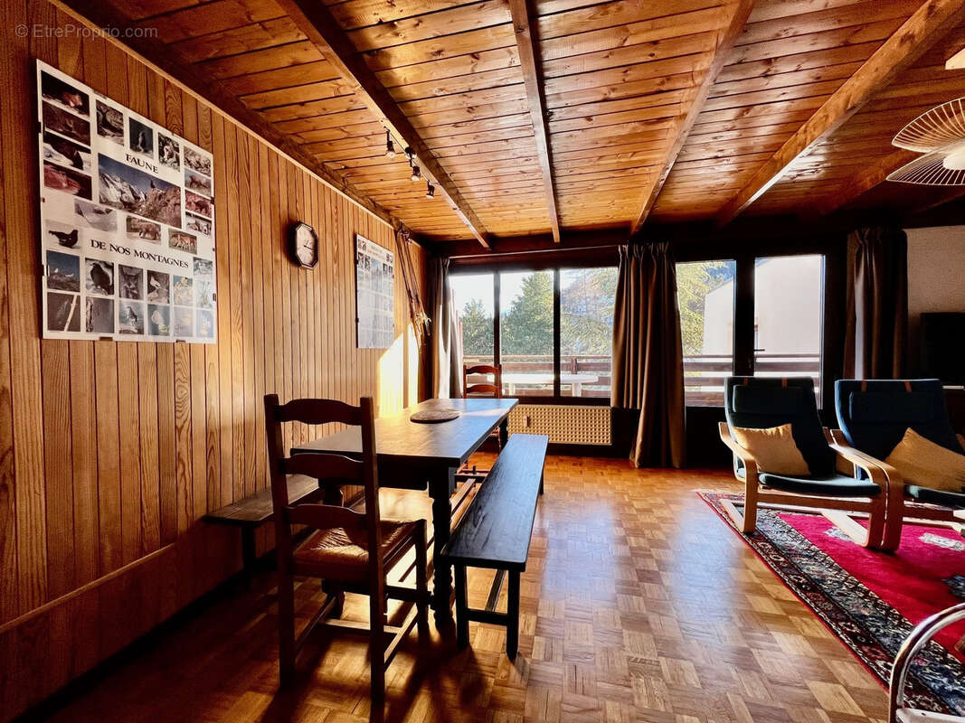 Appartement à UVERNET-FOURS