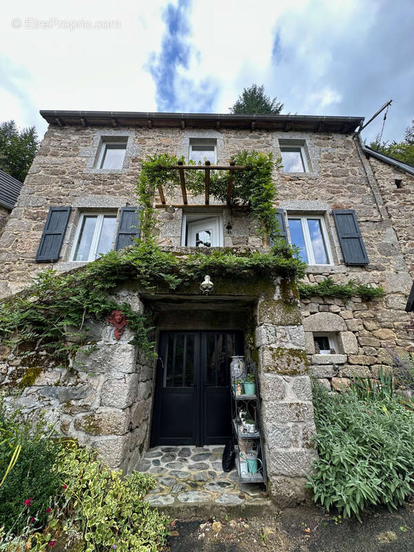 Maison à LE NAYRAC