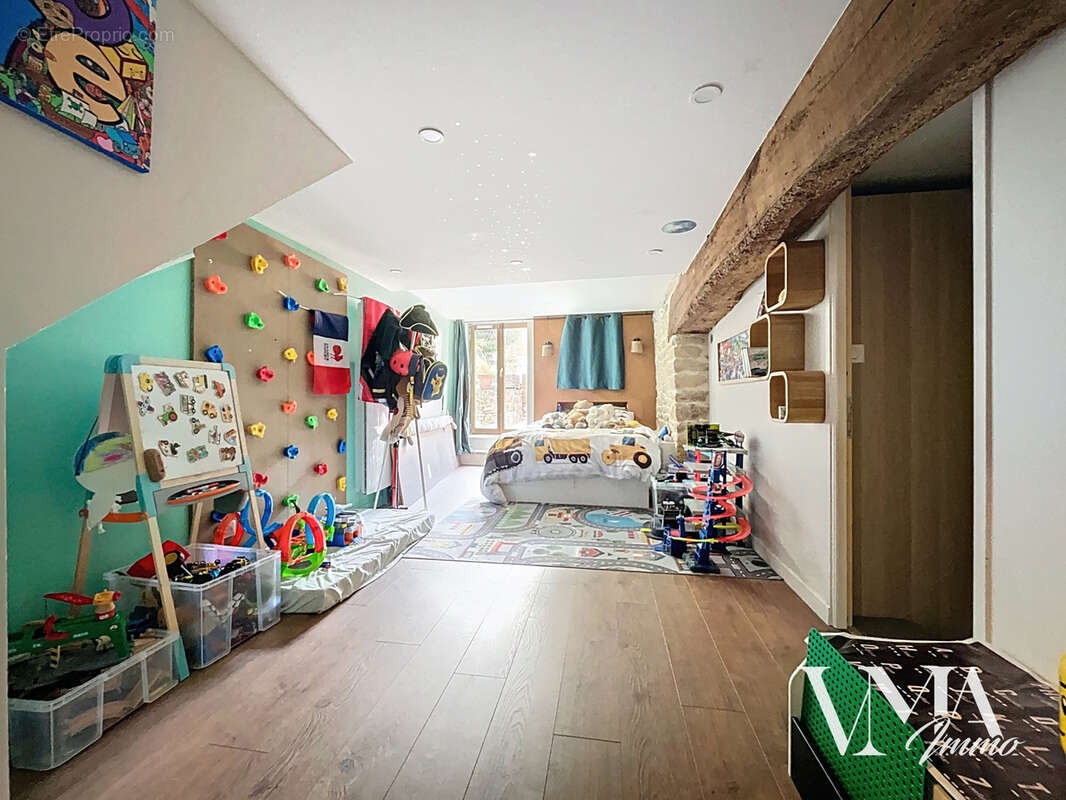 Maison à POLEYMIEUX-AU-MONT-D&#039;OR