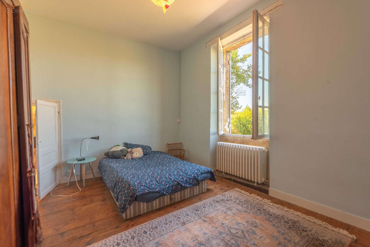 Maison à CAMBLANES-ET-MEYNAC