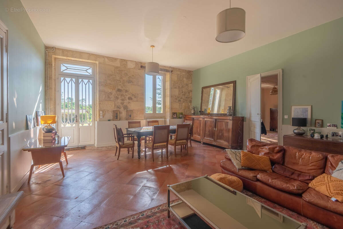 Maison à CAMBLANES-ET-MEYNAC