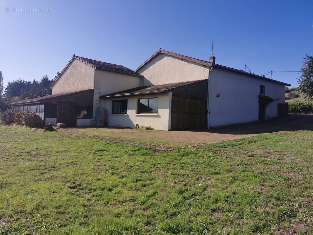 Maison à SAINT-JEAN-SAINT-MAURICE-SUR-LOIRE
