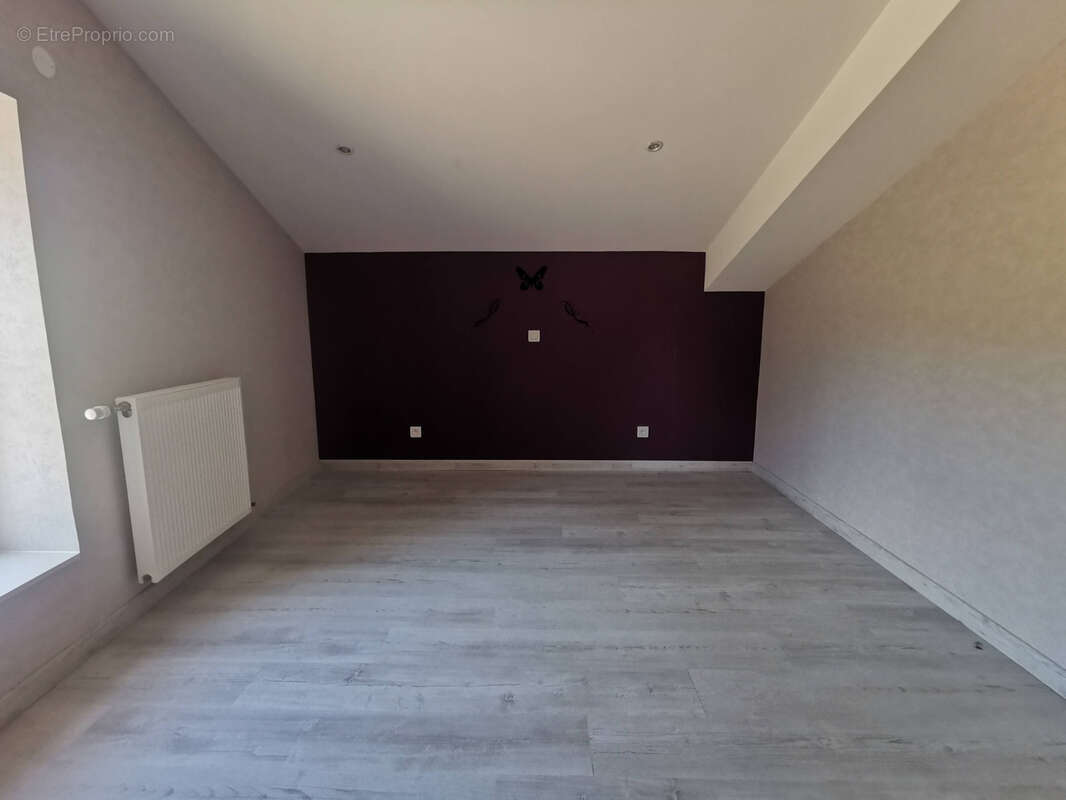 Maison à SAINT-JEAN-SAINT-MAURICE-SUR-LOIRE