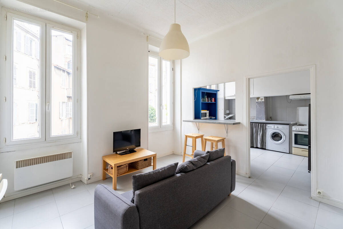 Appartement à MARSEILLE-6E