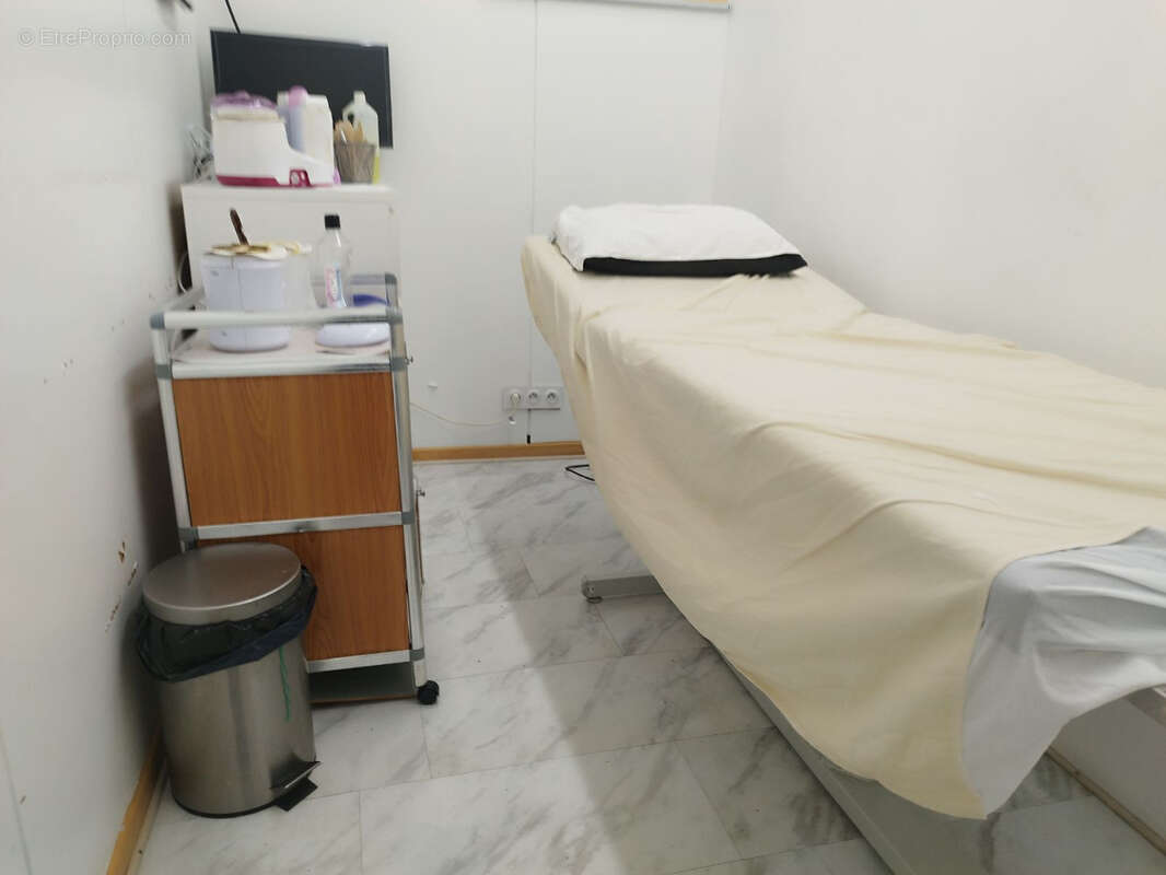 Commerce à PARIS-11E