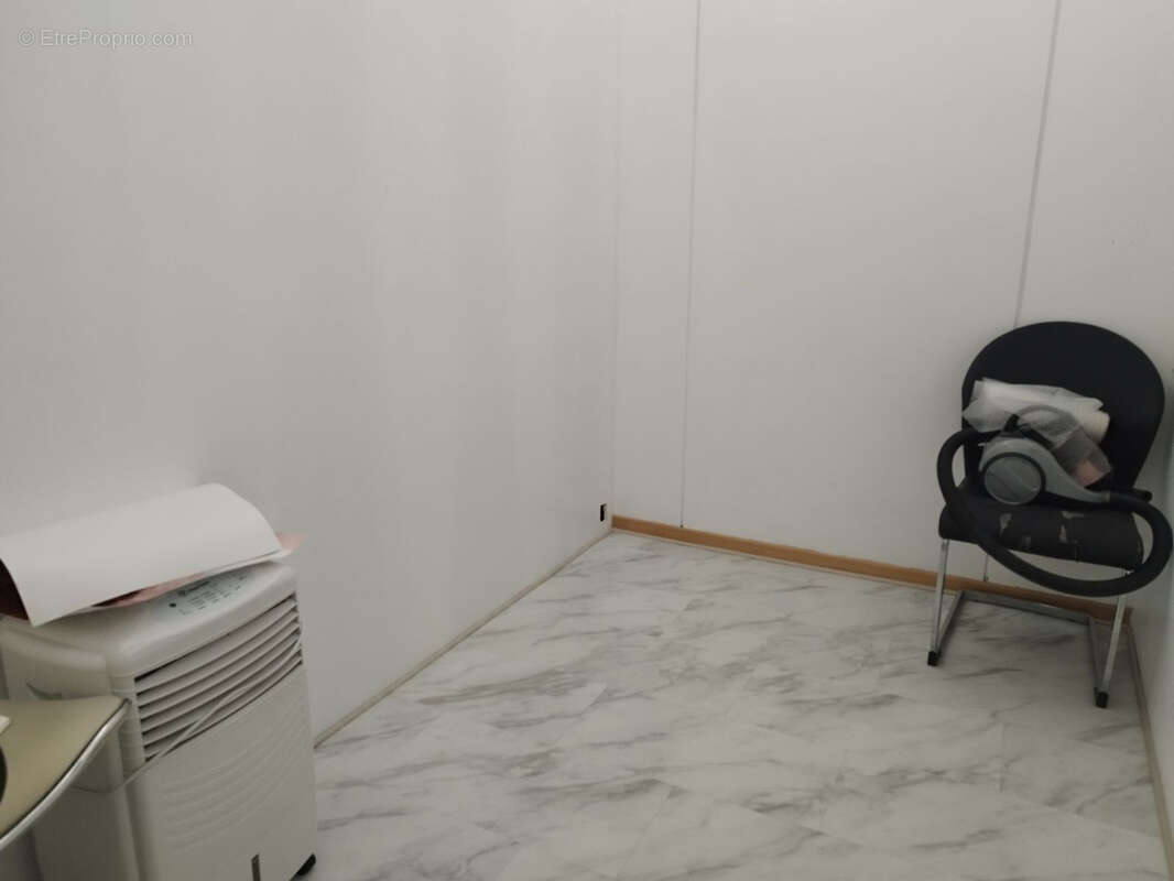 Commerce à PARIS-11E