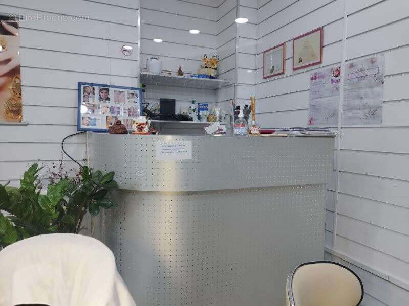 Commerce à PARIS-11E