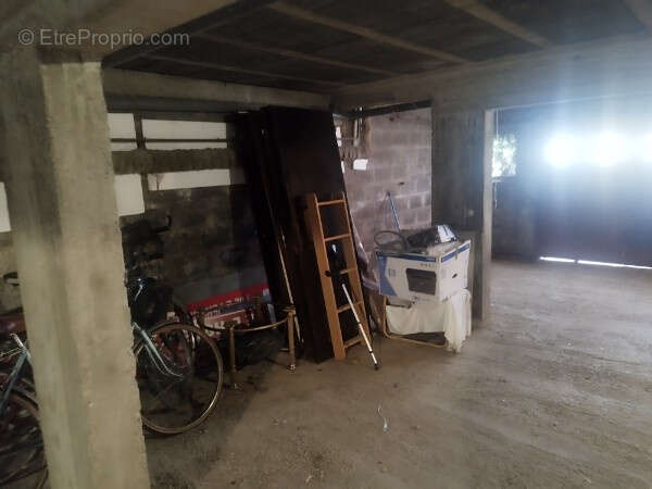 Commerce à SAINT-MARCEL