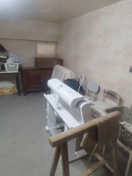 Commerce à SAINT-MARCEL