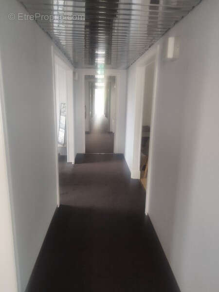 Commerce à SAINT-MARCEL