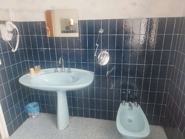 Commerce à SAINT-MARCEL