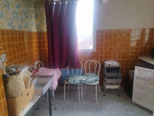 Commerce à SAINT-MARCEL