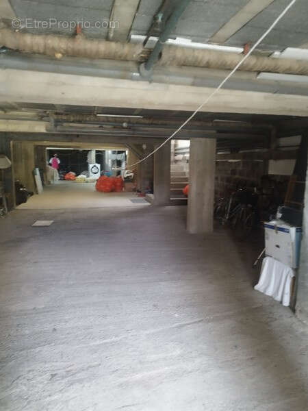 Commerce à SAINT-MARCEL