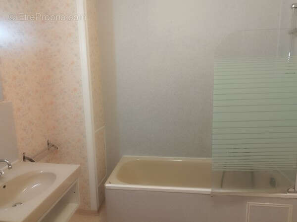 Commerce à SAINT-MARCEL