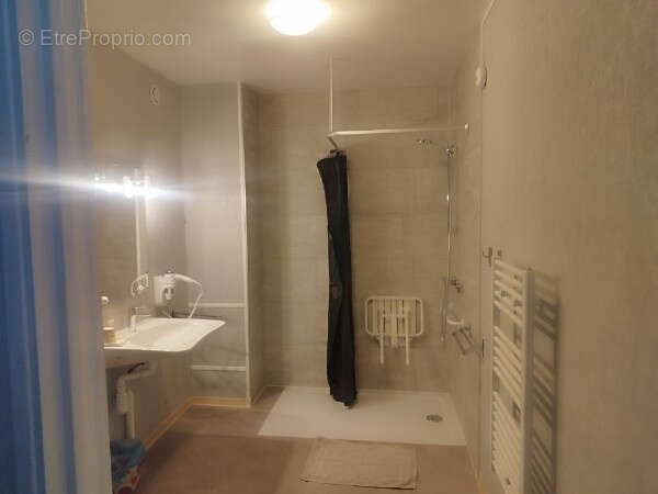 Commerce à SAINT-MARCEL