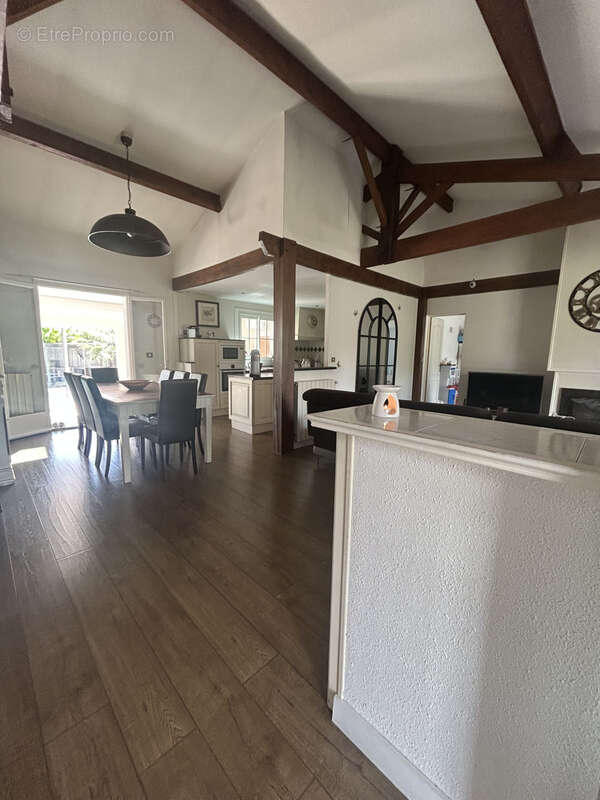 Maison à SAINT-QUENTIN-DE-BARON