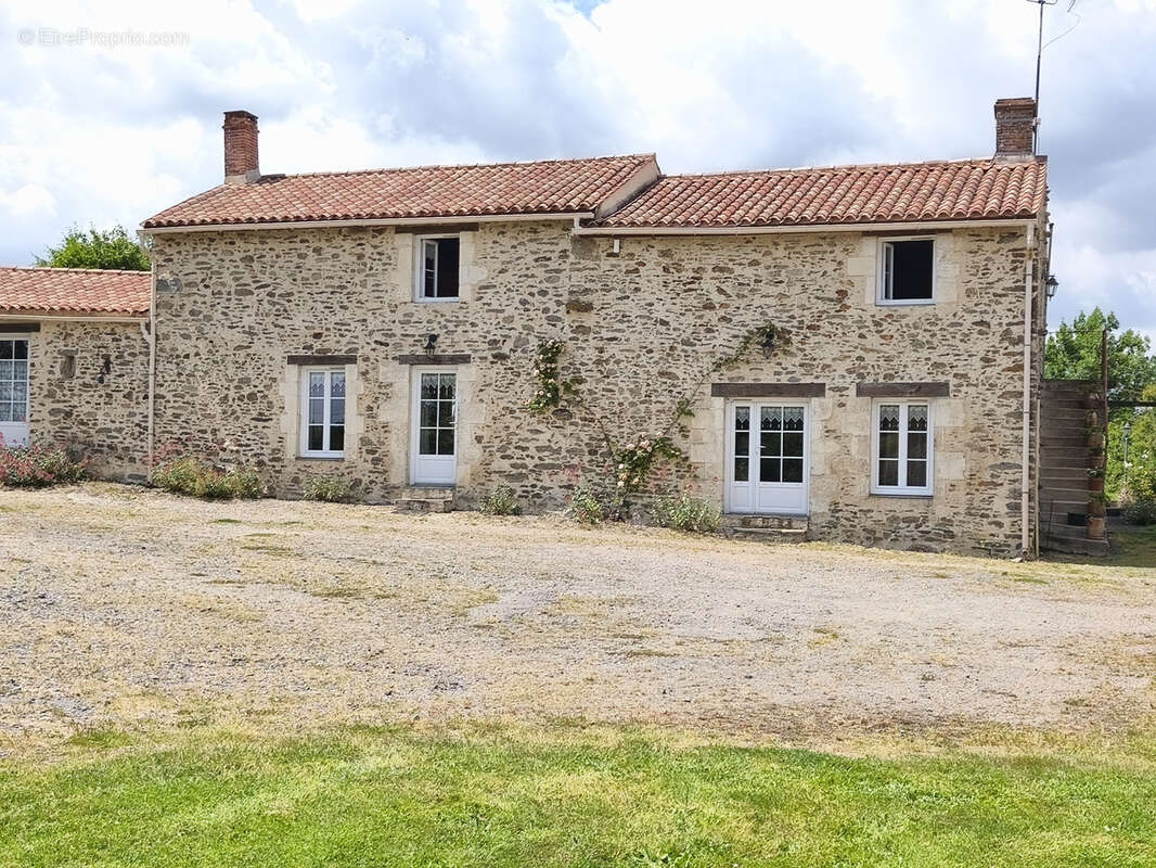 Maison à CHATEAU-GUIBERT
