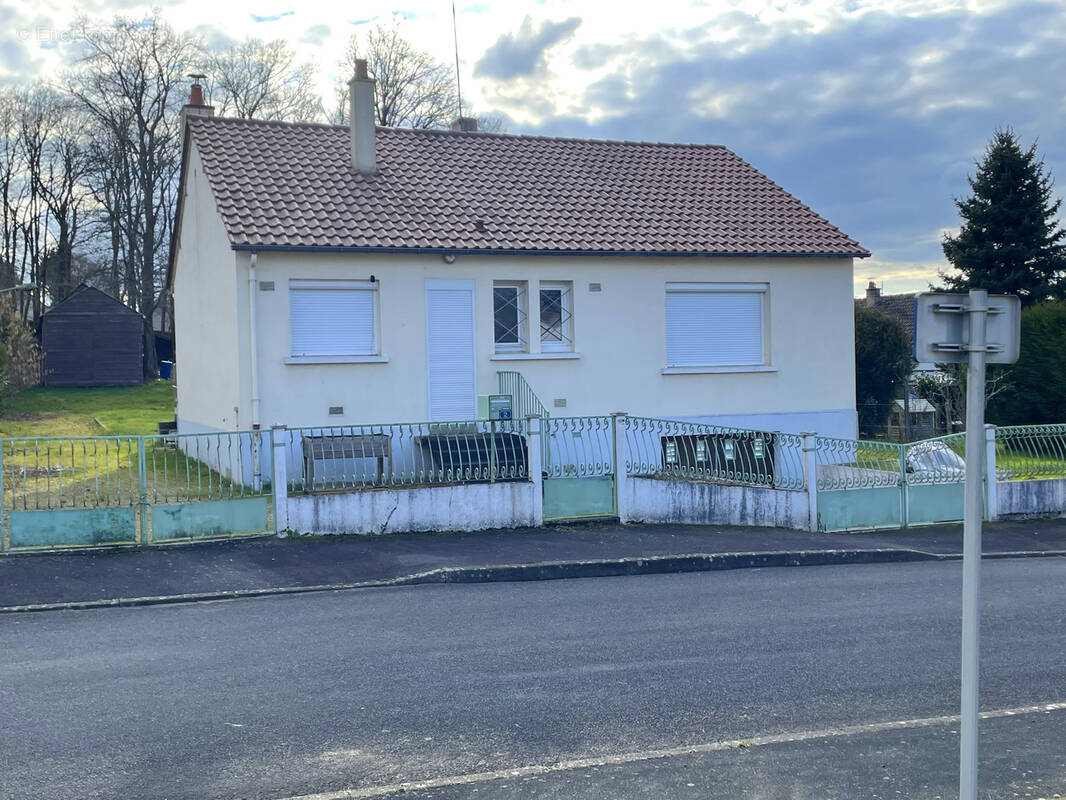 Maison à THOREE-LES-PINS