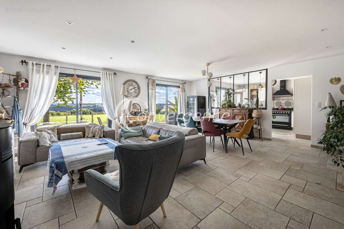 Maison à SAINT-JUNIEN