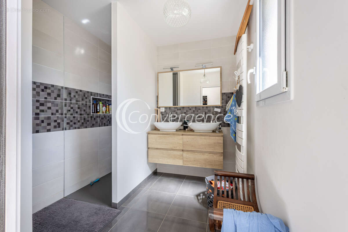 Maison à SAINT-JUNIEN