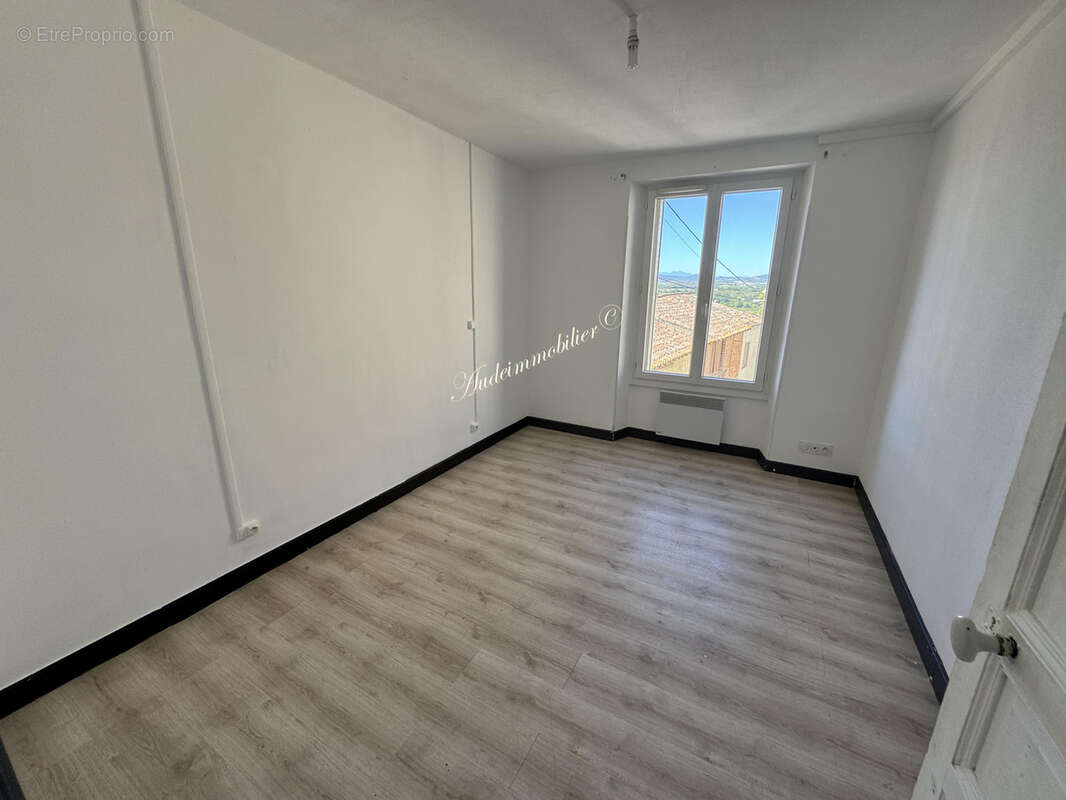 Appartement à MALVIES