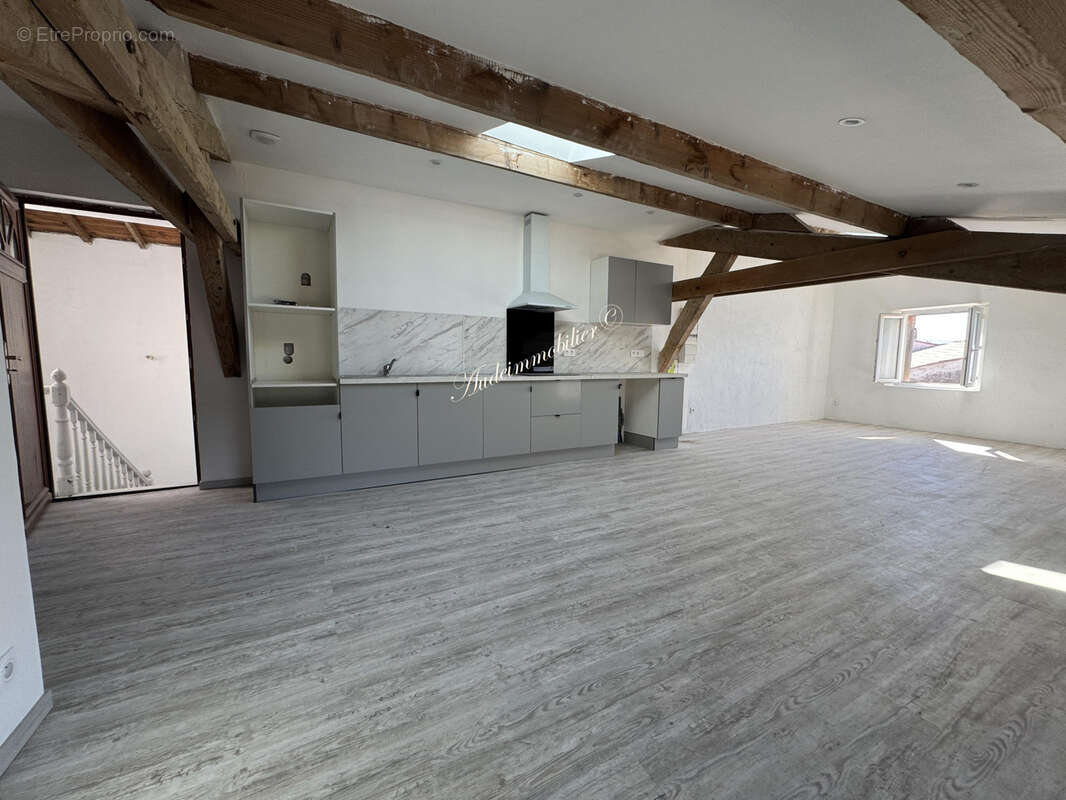 Appartement à MALVIES