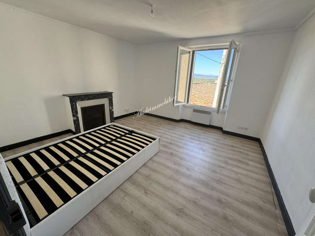 Appartement à MALVIES