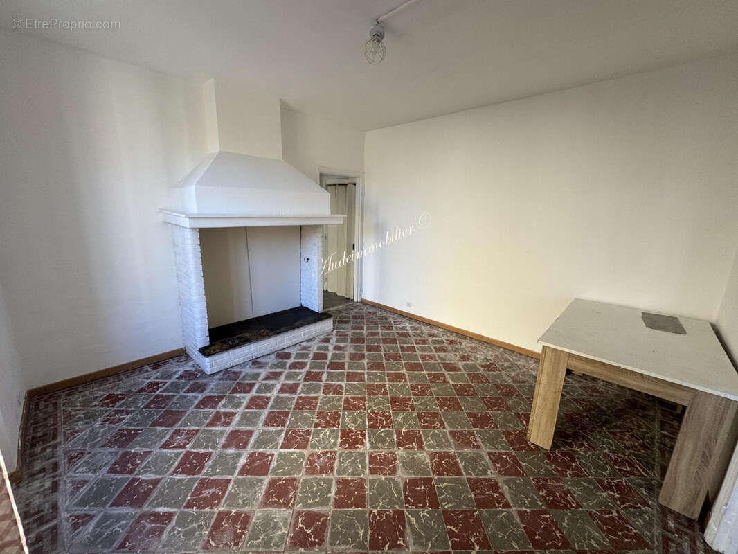 Appartement à MALVIES